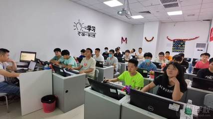 電商運營與計算機技術(shù)培訓(xùn) 數(shù)字化時代的雙翼